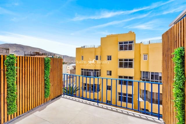 2 bedroom Penthouse for sale in Los Cristianos, Arona - € 290,000 (Ref: 9867935)