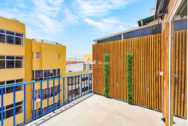 2 bedroom Penthouse for sale in Los Cristianos, Arona - € 290,000 (Ref: 9867935)