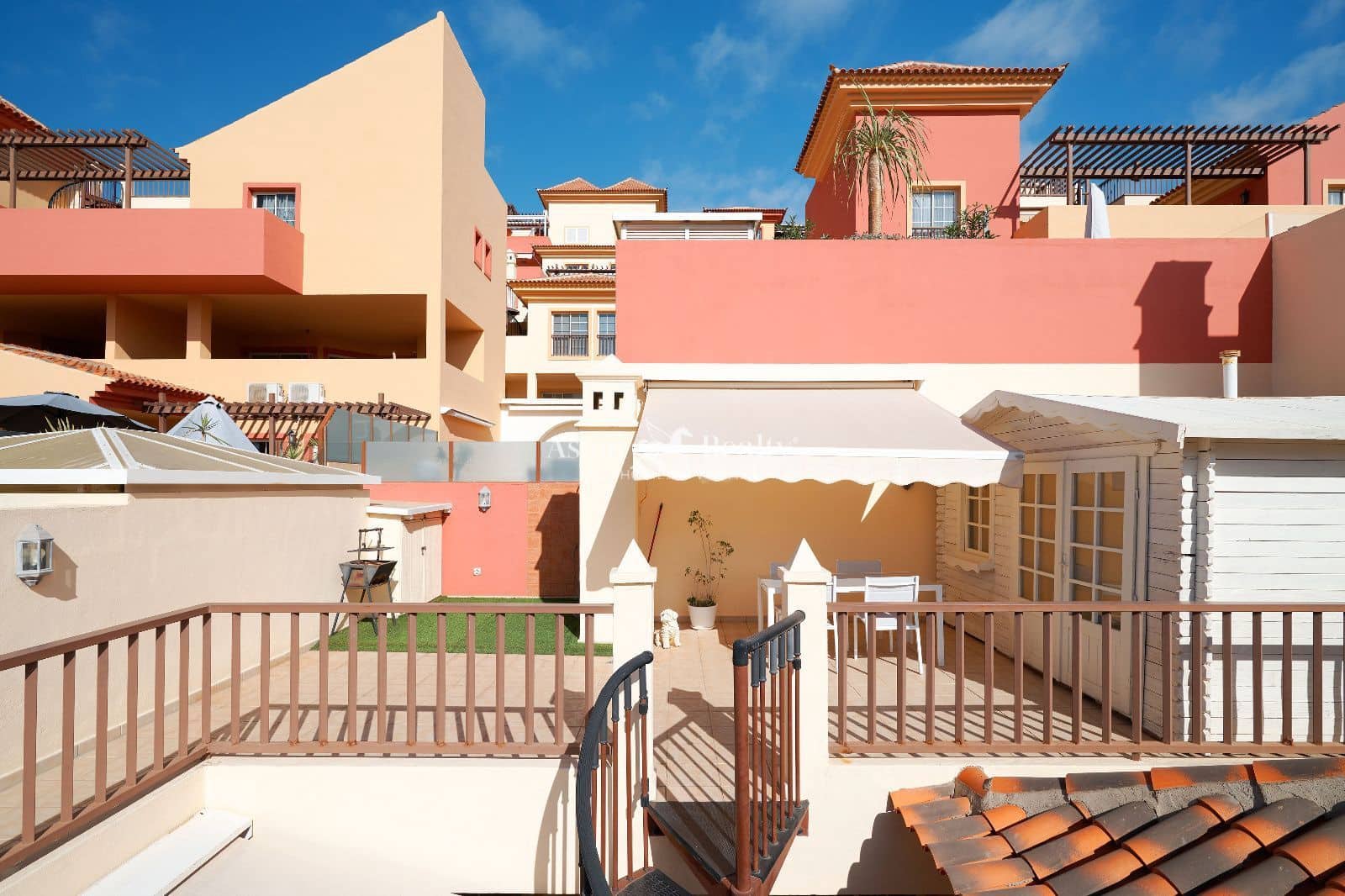 2 bedroom Penthouse for sale in Playa del Duque with pool garage - € 860,000 (Ref: 9867936)