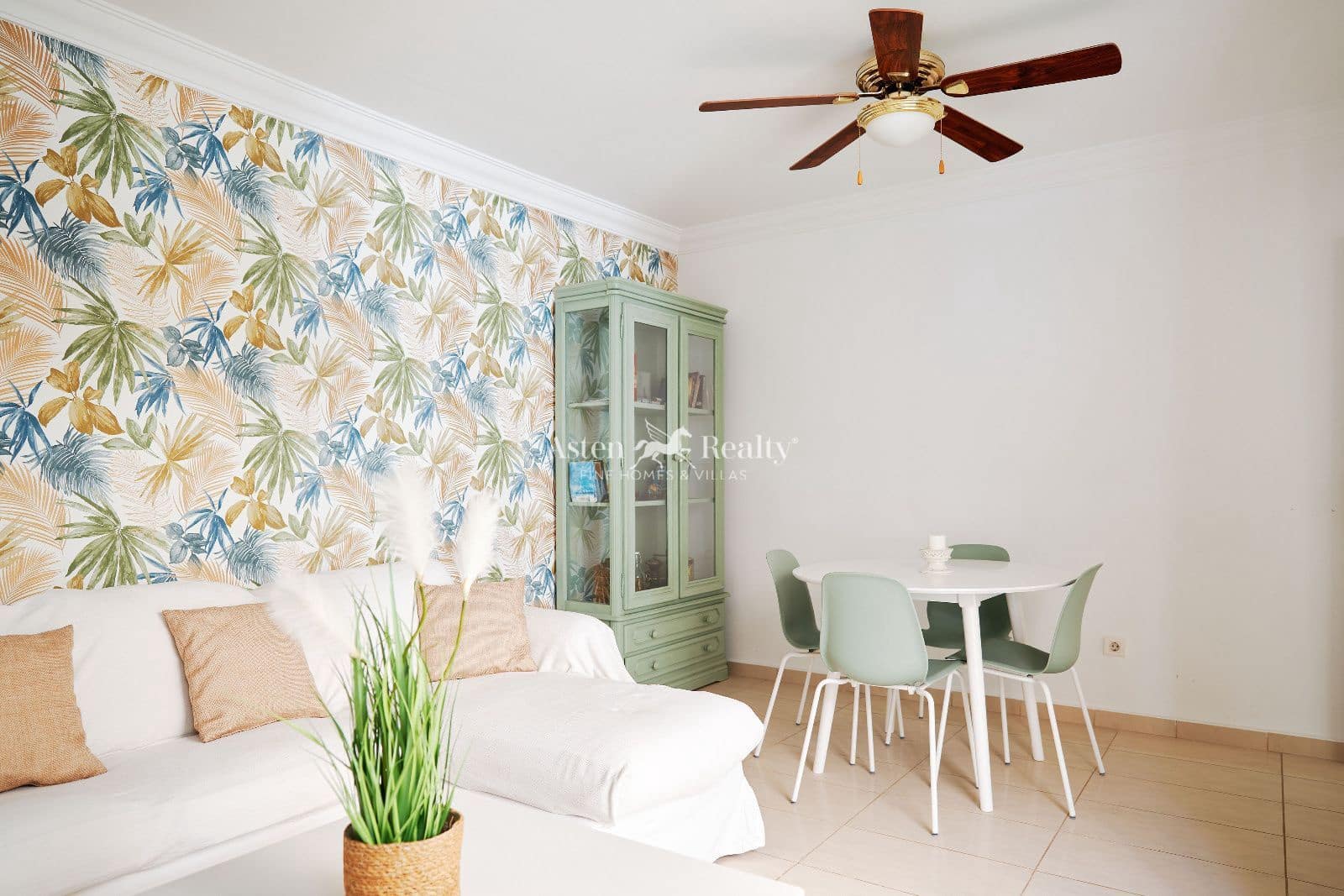2 bedroom Penthouse for sale in Playa del Duque with pool garage - € 860,000 (Ref: 9867936)