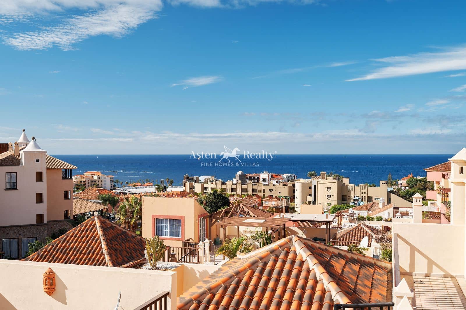 2 bedroom Penthouse for sale in Playa del Duque with pool garage - € 860,000 (Ref: 9867936)