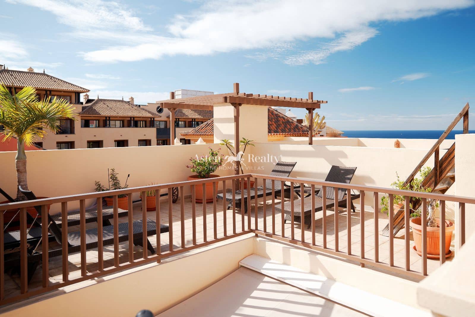 2 bedroom Penthouse for sale in Playa del Duque with pool garage - € 860,000 (Ref: 9867936)