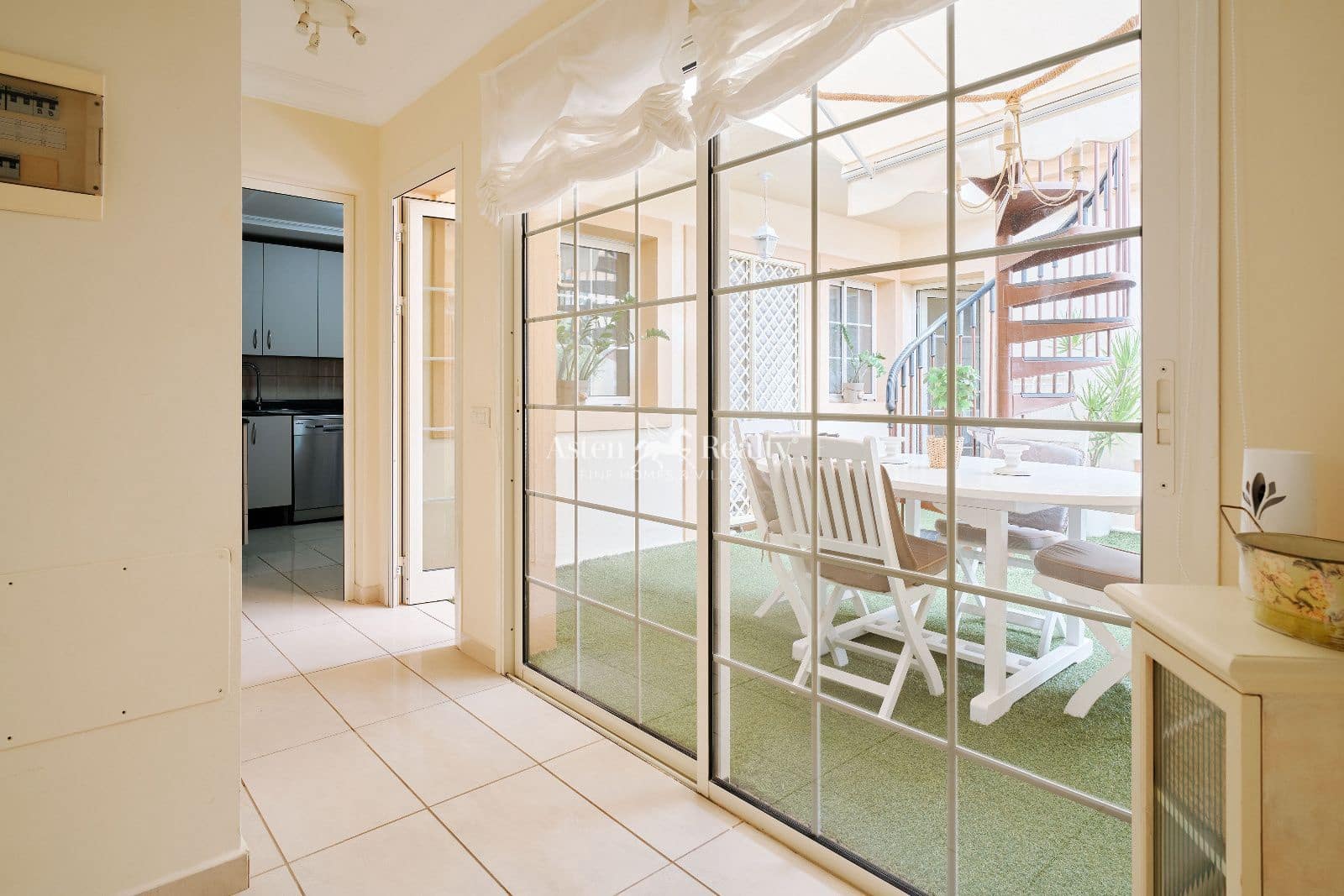 2 bedroom Penthouse for sale in Playa del Duque with pool garage - € 860,000 (Ref: 9867936)