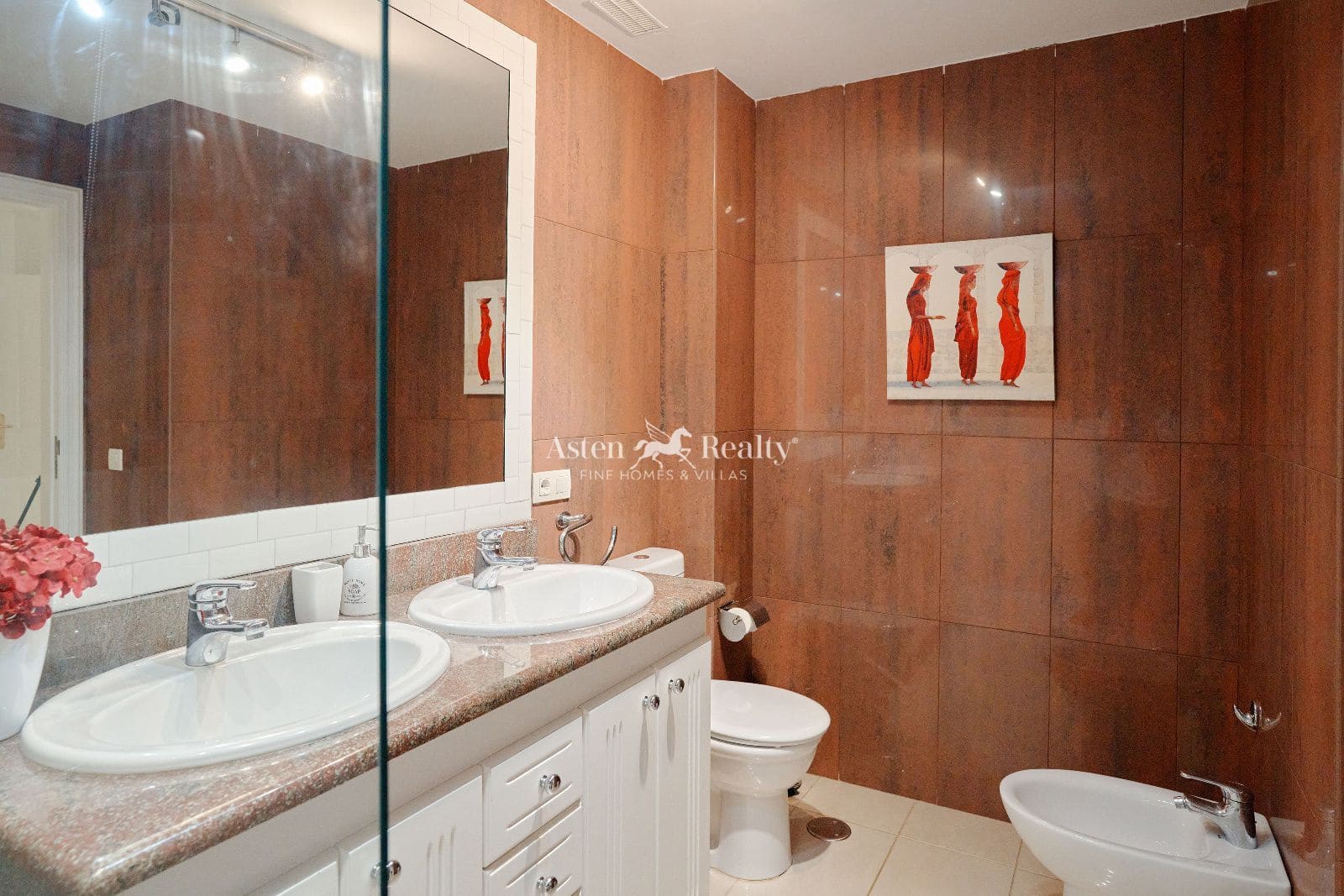 2 bedroom Penthouse for sale in Playa del Duque with pool garage - € 860,000 (Ref: 9867936)