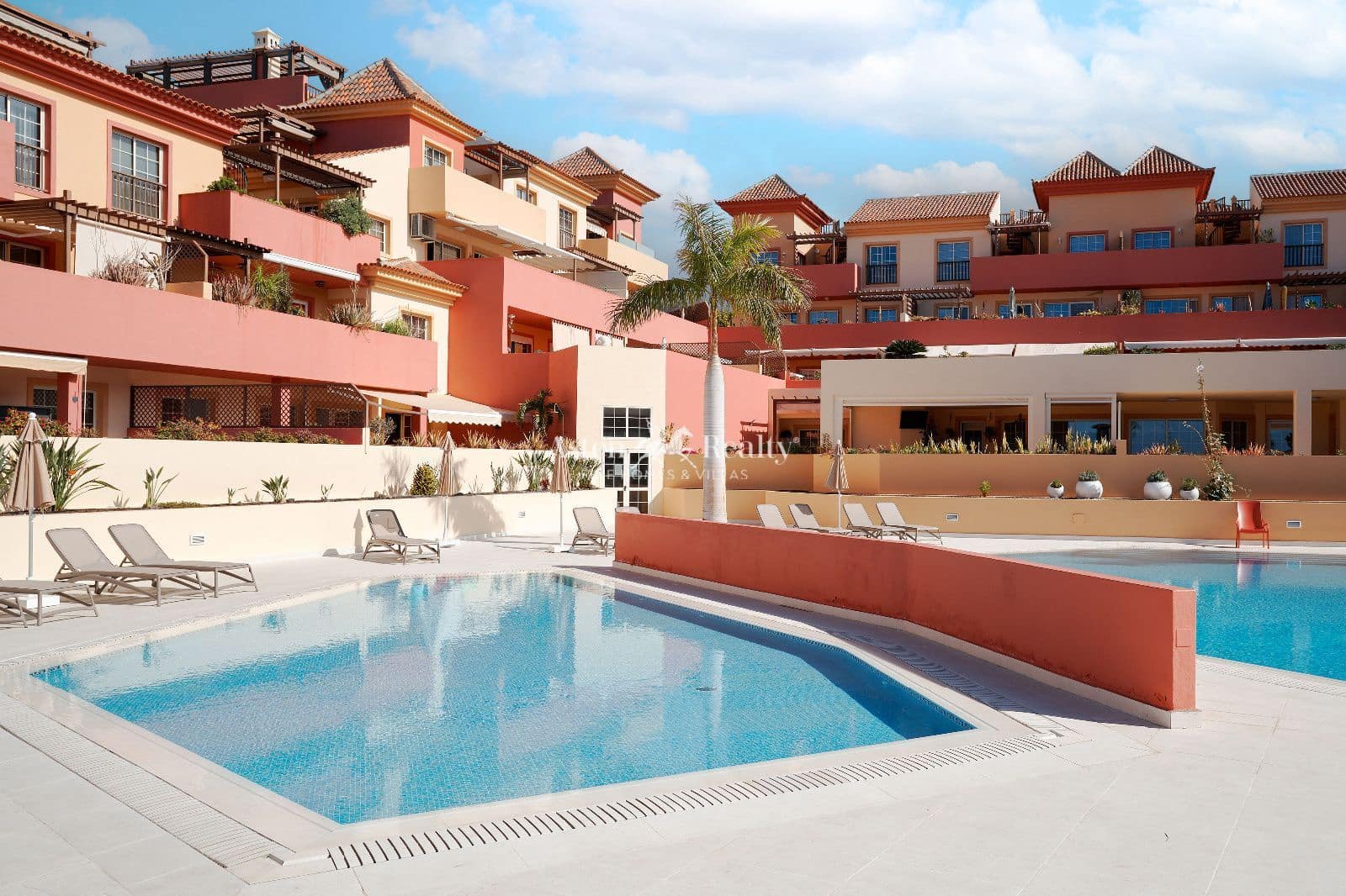 2 bedroom Penthouse for sale in Playa del Duque with pool garage - € 860,000 (Ref: 9867936)