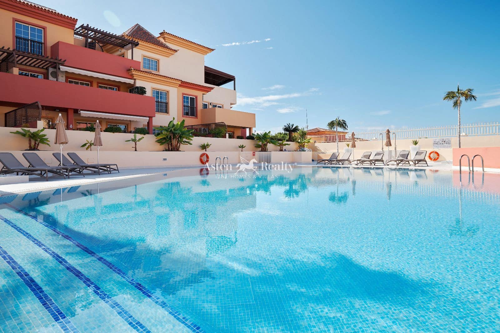 2 bedroom Penthouse for sale in Playa del Duque with pool garage - € 860,000 (Ref: 9867936)