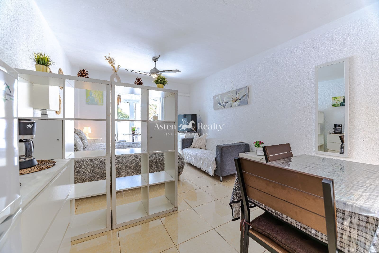 Mieszkanie na sprzedaż w Playa de las Americas z basenem - 265 000 € (Ref: 9872414)