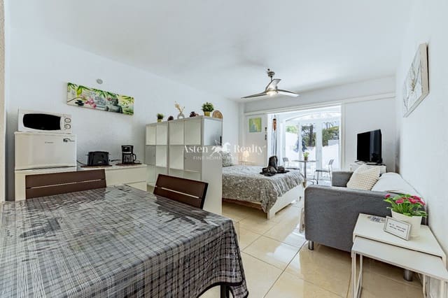 Mieszkanie na sprzedaż w Playa de las Americas, Arona z basenem - 265 000 € (Ref: 9872414)