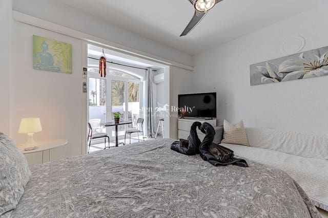 Mieszkanie na sprzedaż w Playa de las Americas, Arona z basenem - 265 000 € (Ref: 9872414)