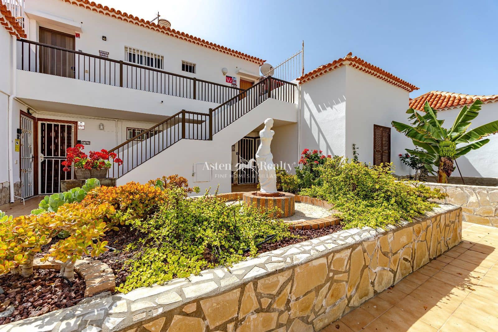 Mieszkanie na sprzedaż w Playa de las Americas z basenem - 265 000 € (Ref: 9872414)