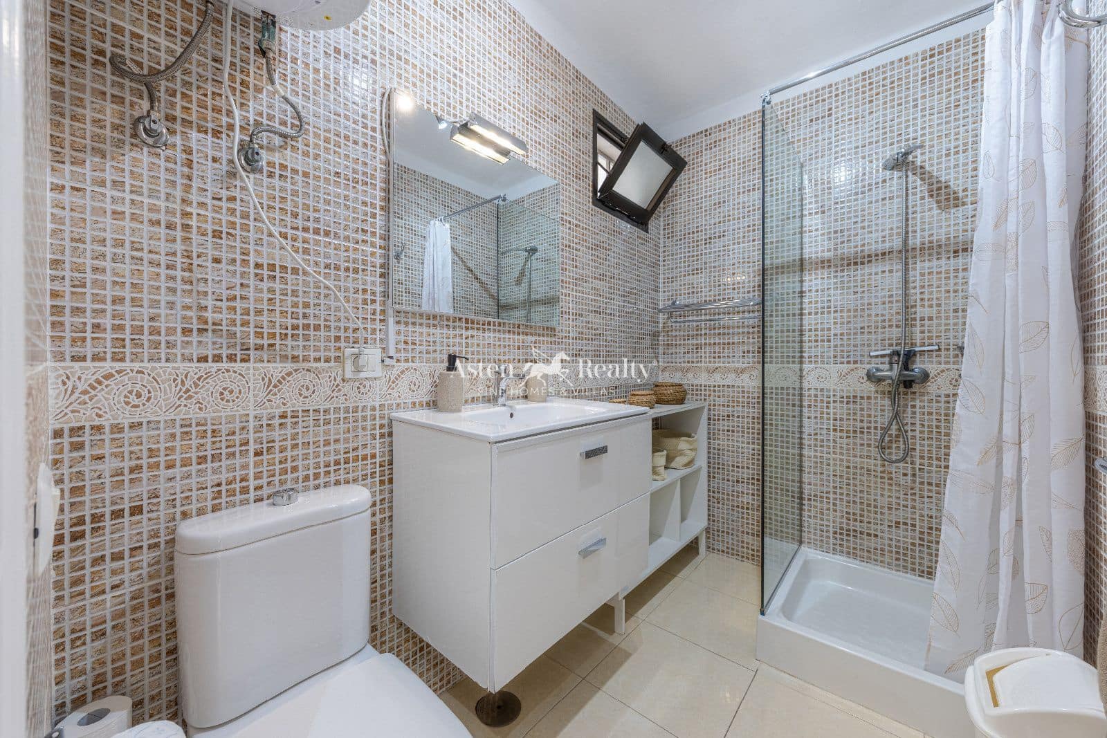 Mieszkanie na sprzedaż w Playa de las Americas z basenem - 265 000 € (Ref: 9872414)