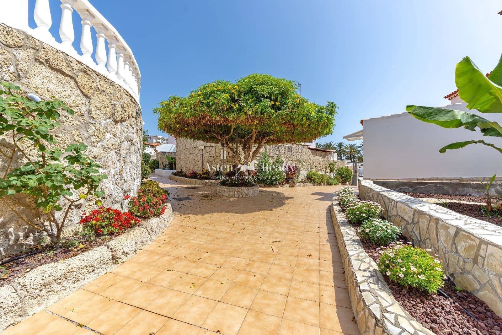 Mieszkanie na sprzedaż w Playa de las Americas z basenem - 265 000 € (Ref: 9872414)