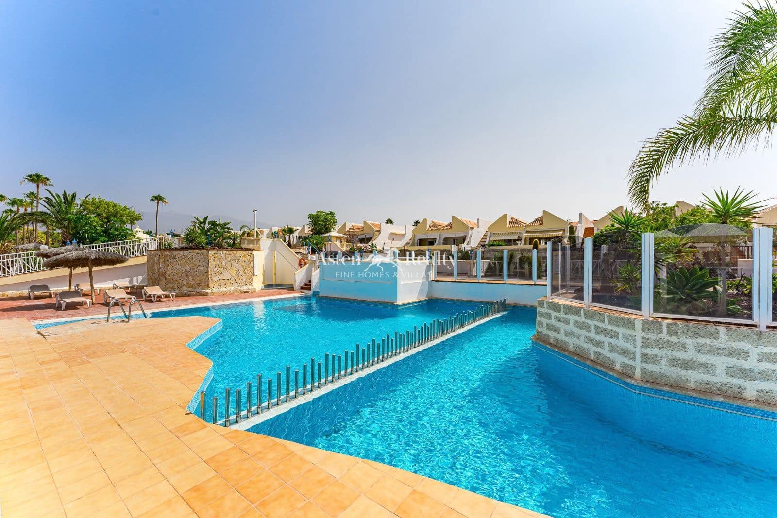 2 Zimmer Bungalow zu verkaufen in Golf del Sur mit Pool - 328.000 € (Ref: 9874010)