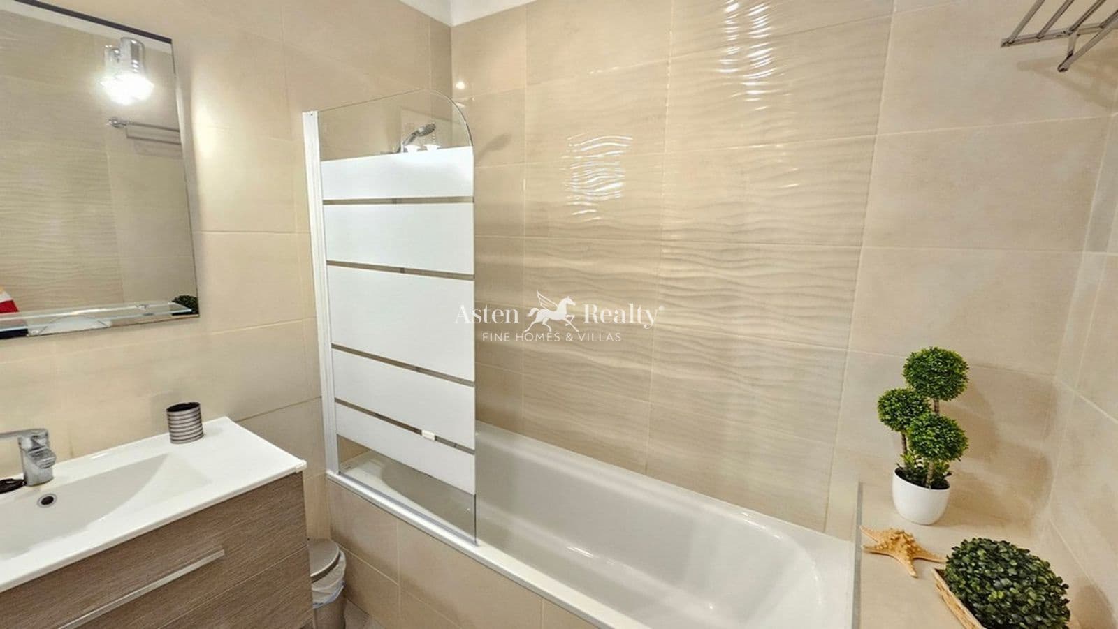 2 Zimmer Bungalow zu verkaufen in Golf del Sur mit Pool - 328.000 € (Ref: 9874010)