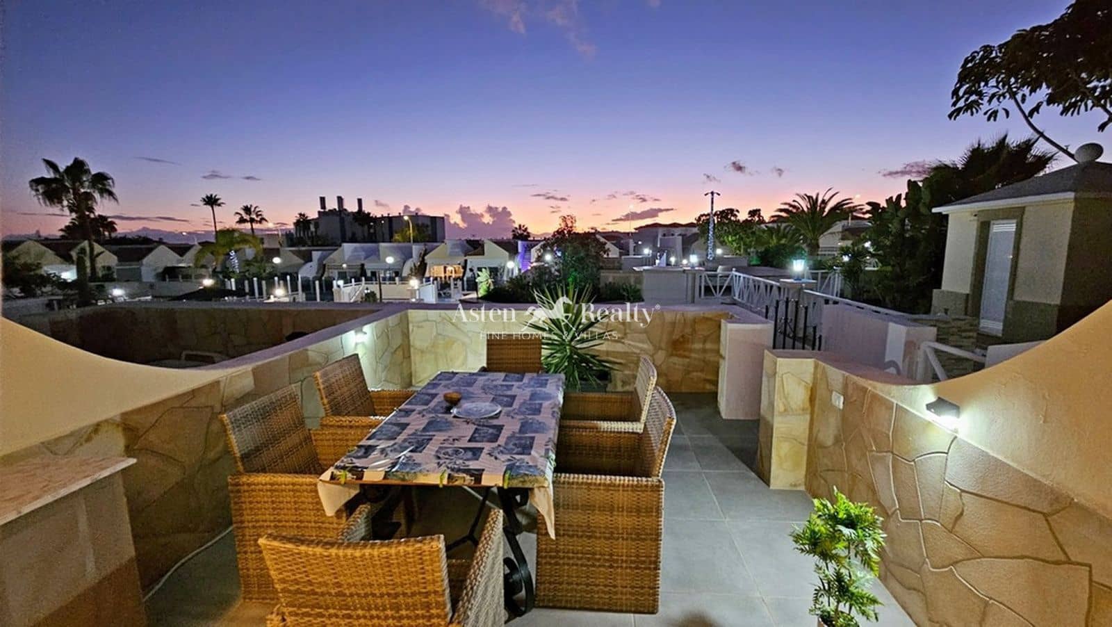 2 Zimmer Bungalow zu verkaufen in Golf del Sur mit Pool - 328.000 € (Ref: 9874010)