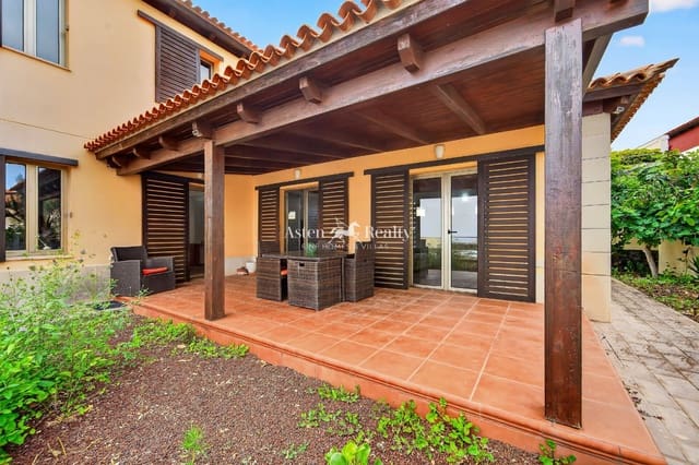 3 sypialnia Dom na sprzedaż w Tacoronte z basenem garażem - 780 000 € (Ref: 9877566)