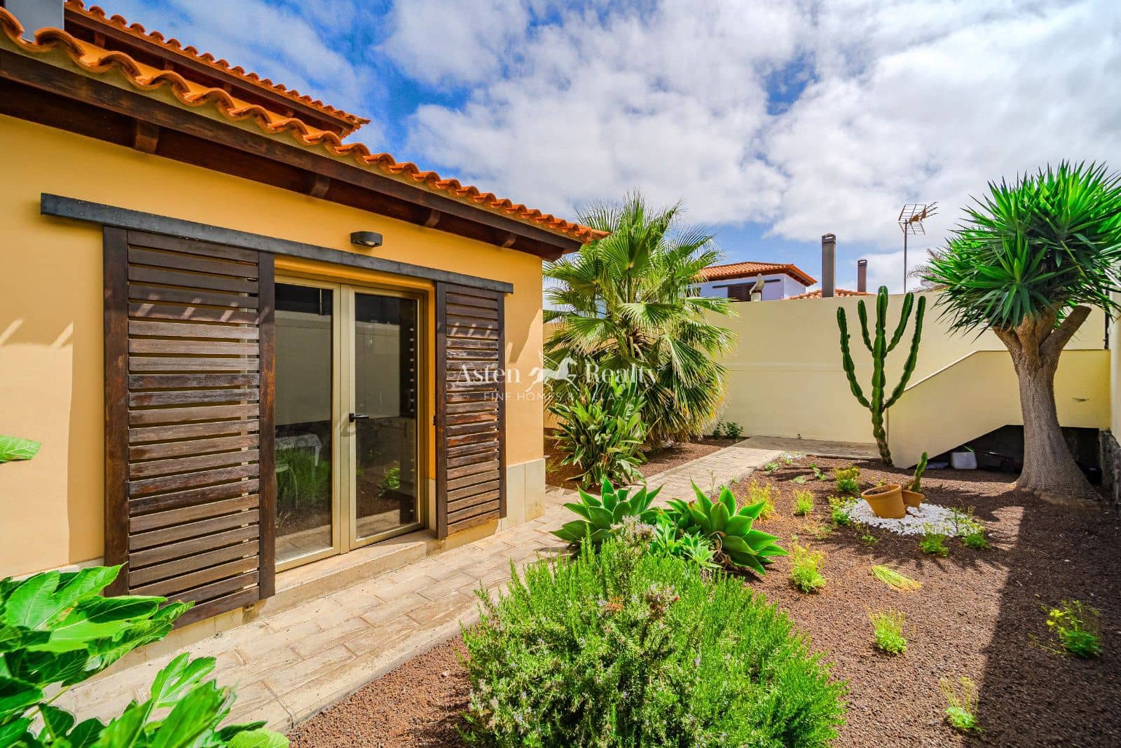 3 slaapkamer Huis te koop in Tacoronte met zwembad garage - € 780.000 (Ref: 9877566)