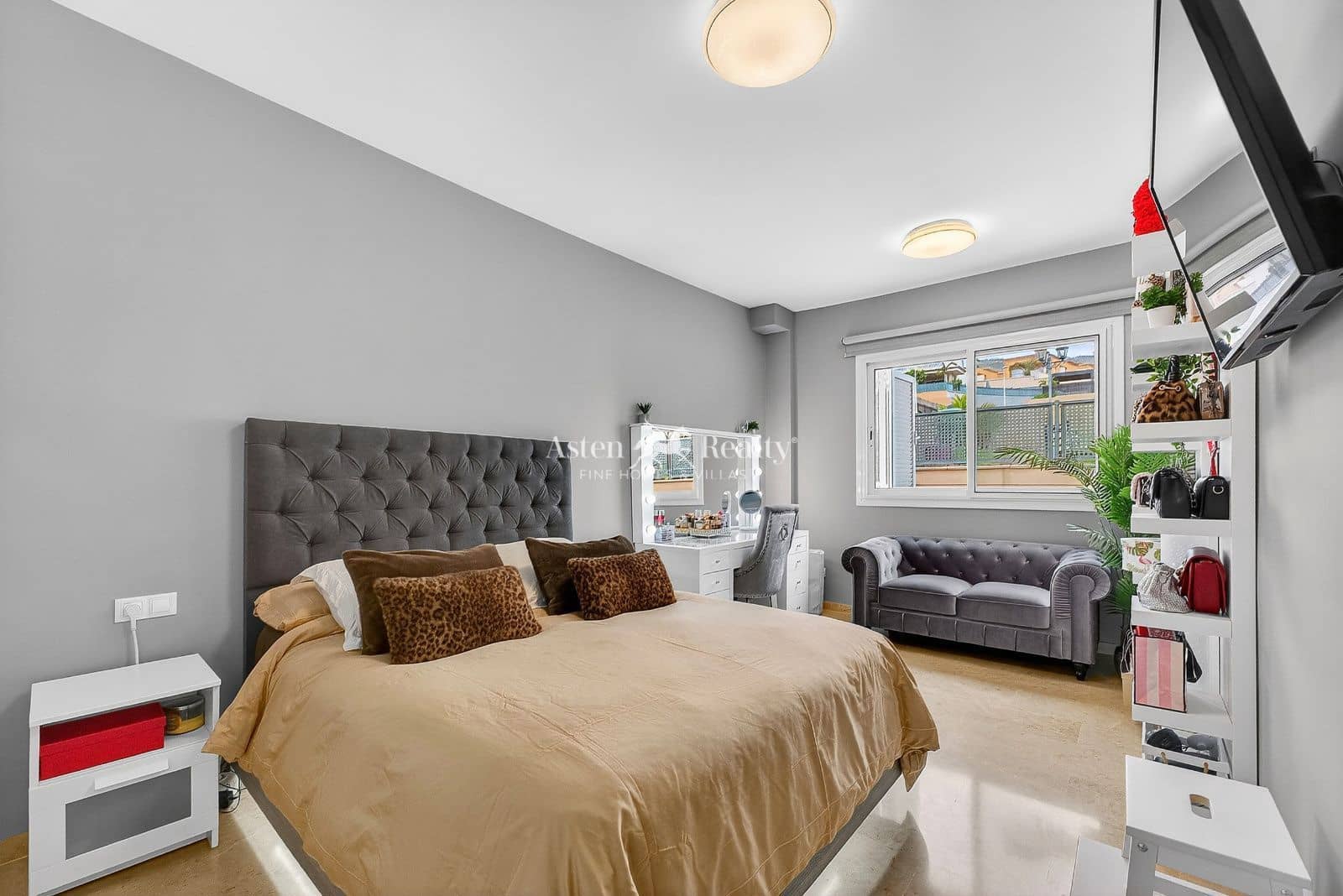 4 chambre Maison de Ville à vendre à Puerto Santiago avec piscine garage - 945 000 € (Ref: 9880228)