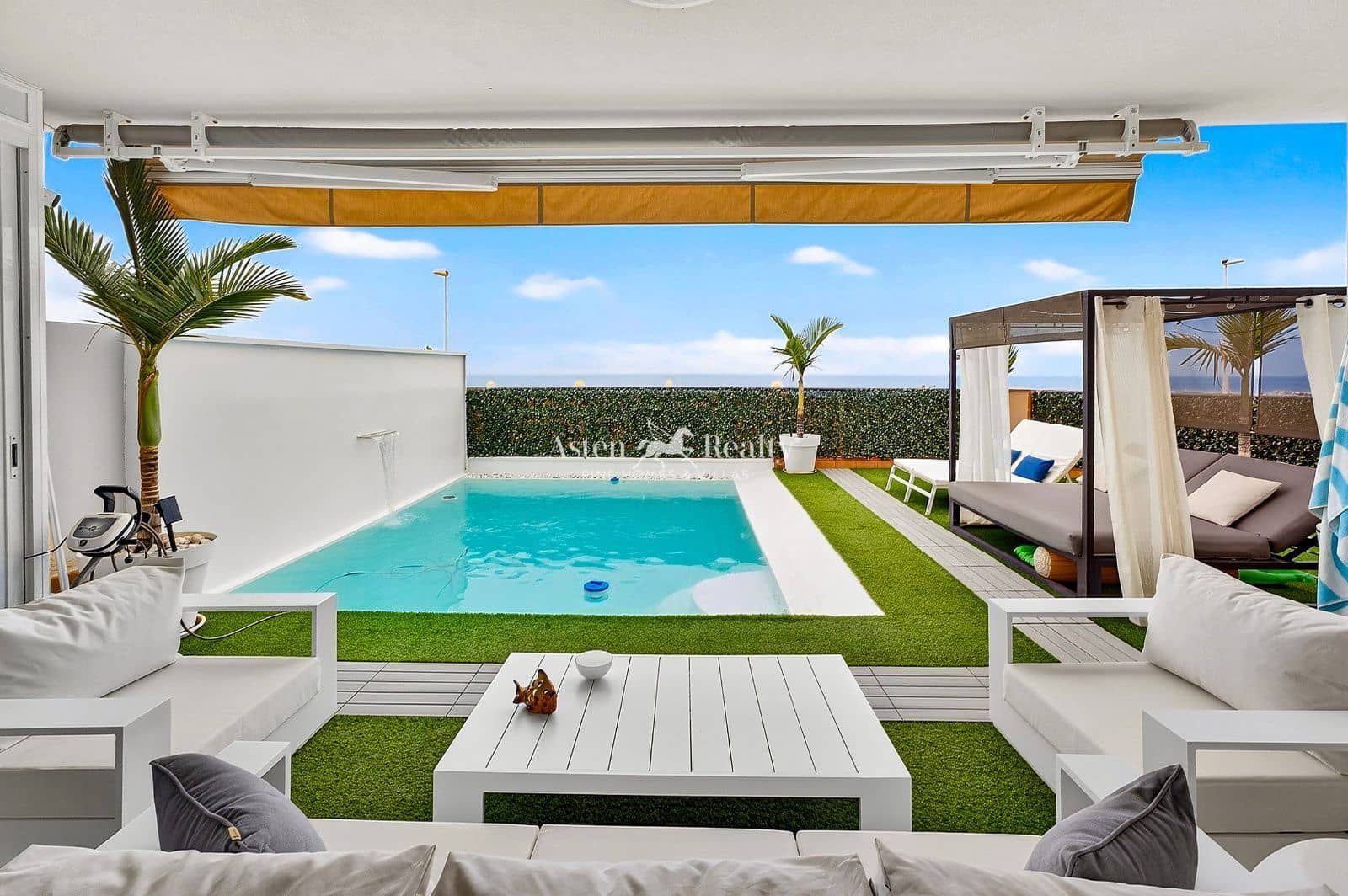 4 chambre Maison de Ville à vendre à Puerto Santiago avec piscine garage - 945 000 € (Ref: 9880228)