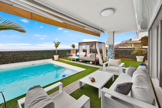 4 makuuhuone Omakotitalo myytävänä paikassa Puerto Santiago, Santiago del Teide mukana uima-altaan 
autotalli - 945 000 € (Ref: 9880228)