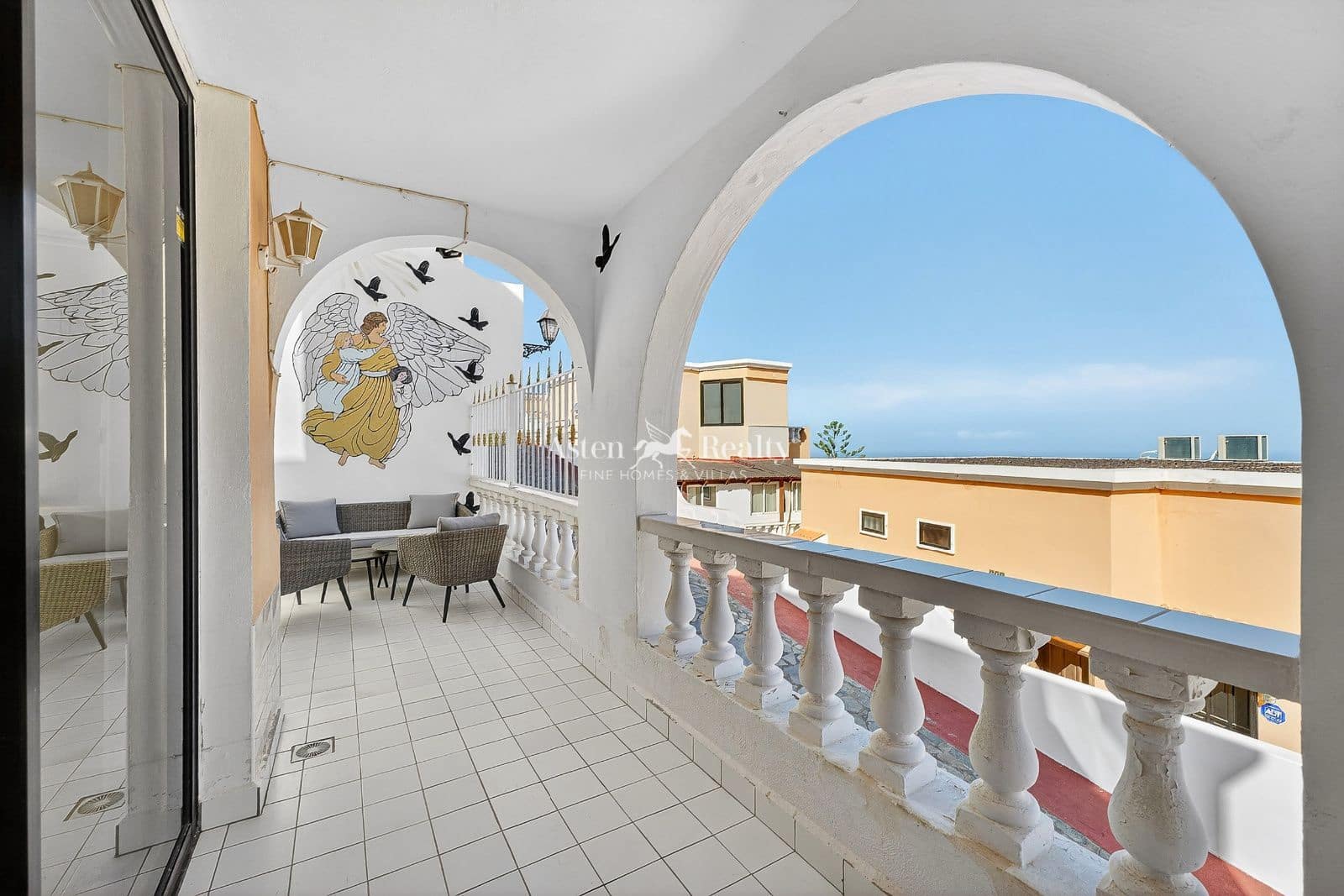 2 soveværelse Villa til salg i Costa Adeje med swimmingpool - € 460.000 (Ref: 9889301)