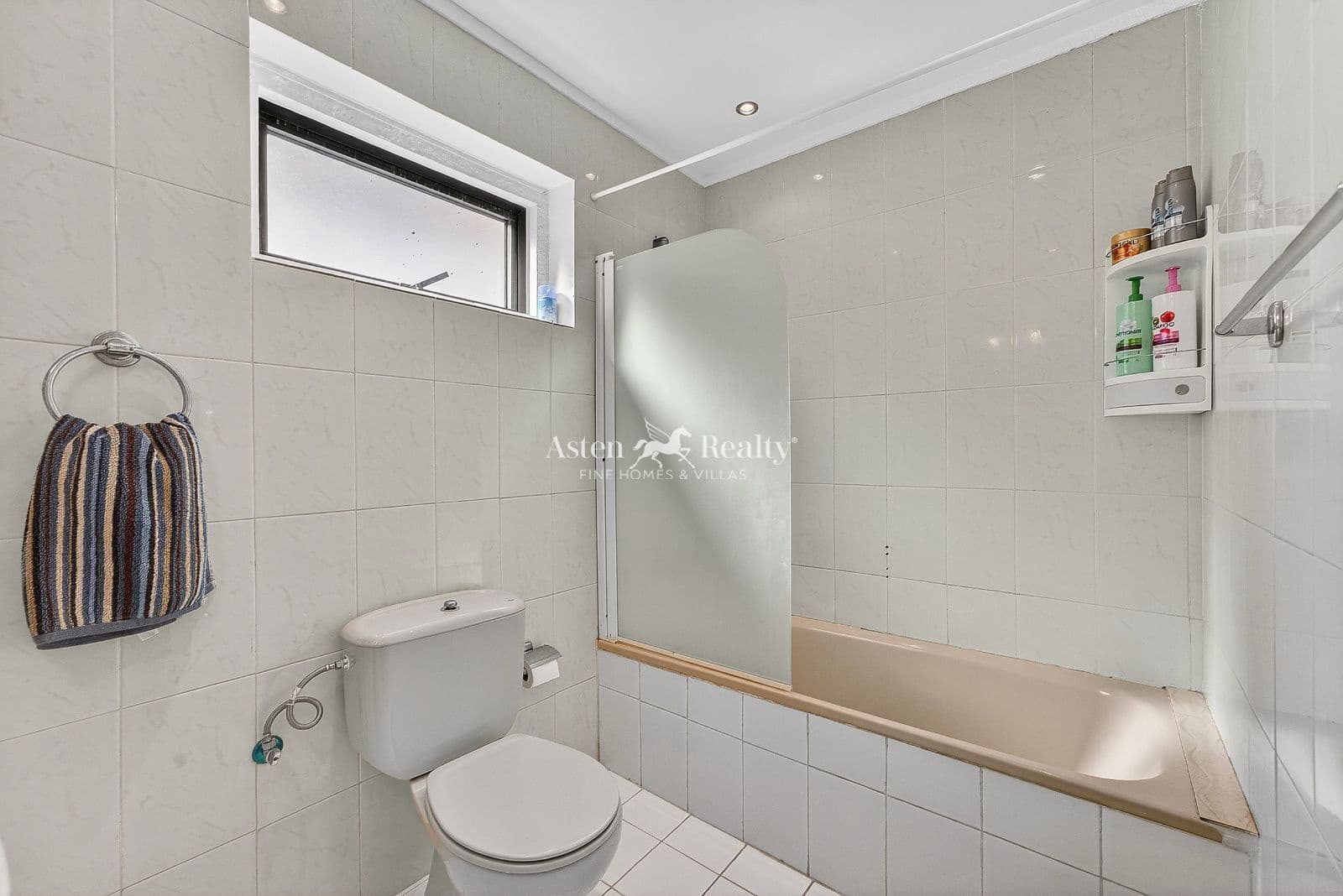 2 soveværelse Villa til salg i Costa Adeje med swimmingpool - € 460.000 (Ref: 9889301)