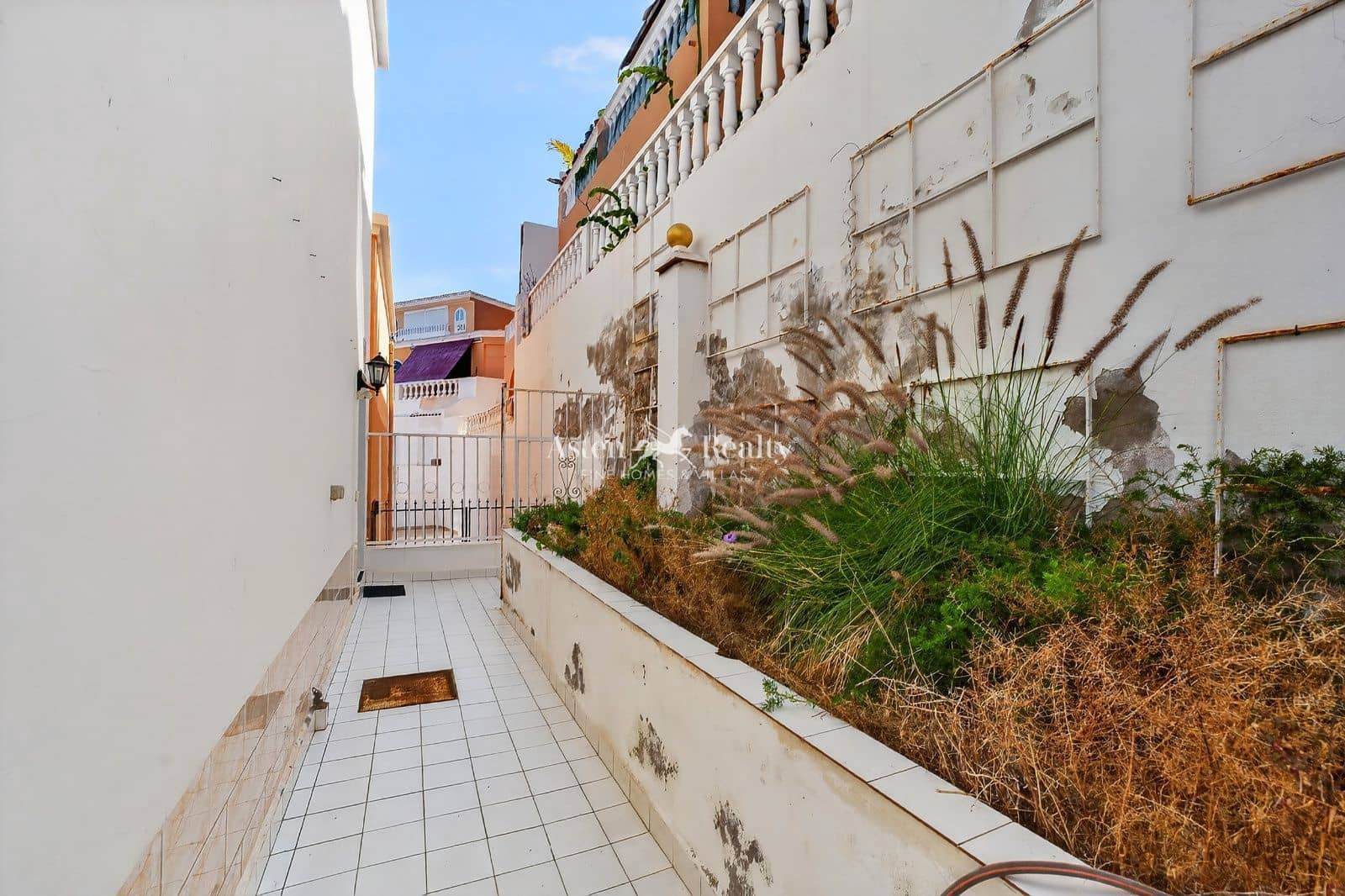 2 soveværelse Villa til salg i Costa Adeje med swimmingpool - € 460.000 (Ref: 9889301)