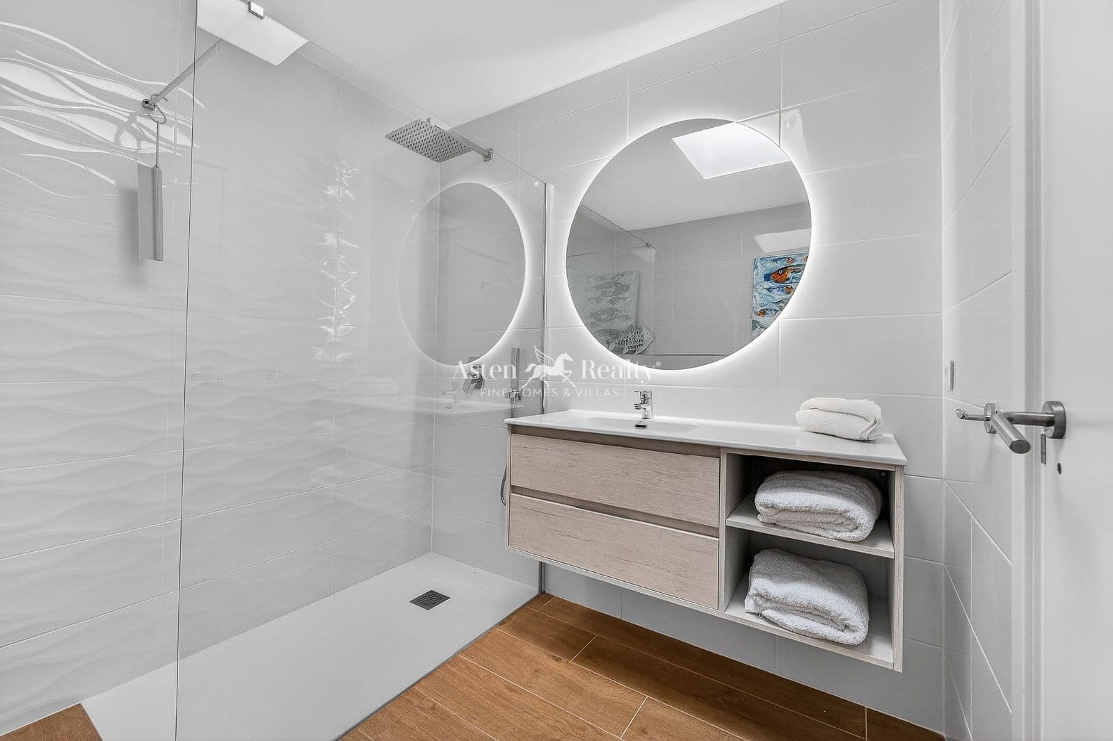 3 quarto Casa em Banda para venda em Chayofa com piscina garagem - 925 000 € (Ref: 9893147)