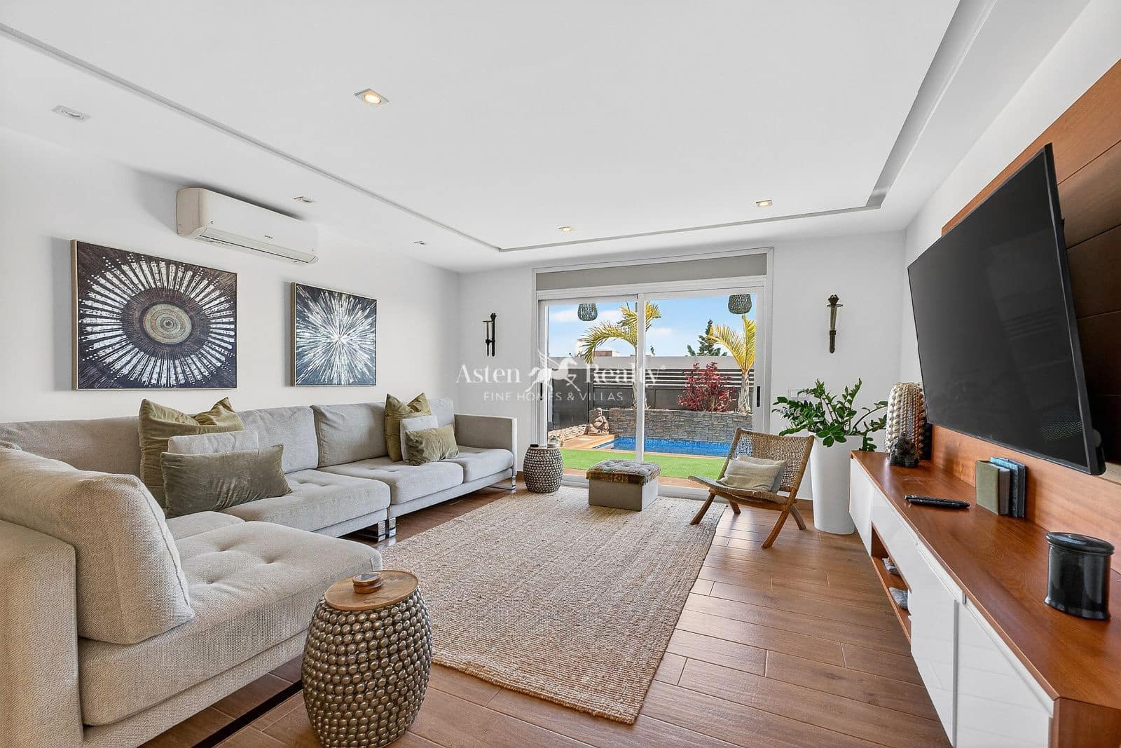 3 quarto Casa em Banda para venda em Chayofa com piscina garagem - 925 000 € (Ref: 9893147)