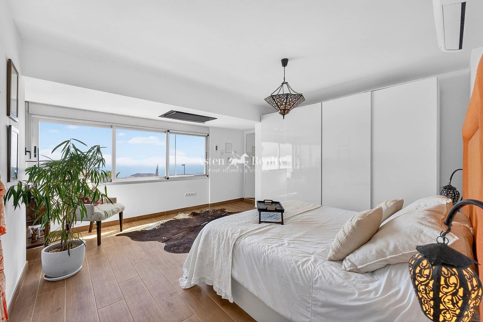 3 quarto Casa em Banda para venda em Chayofa com piscina garagem - 925 000 € (Ref: 9893147)