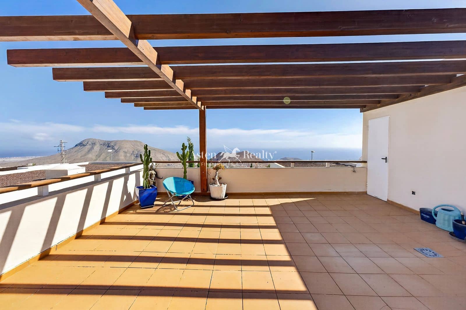 3 quarto Casa em Banda para venda em Chayofa com piscina garagem - 925 000 € (Ref: 9893147)