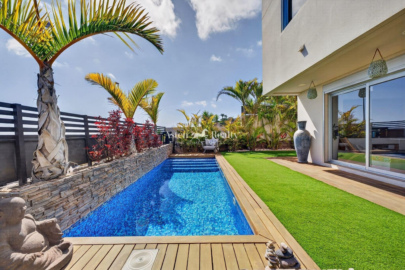 3 quarto Casa em Banda para venda em Chayofa com piscina garagem - 925 000 € (Ref: 9893147)
