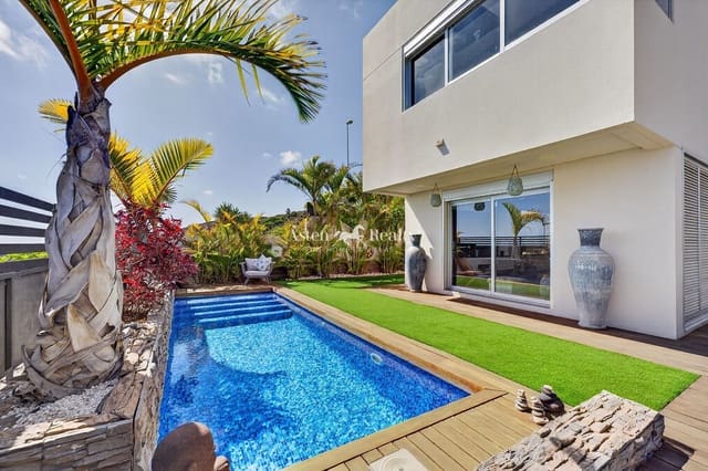 3 quarto Casa em Banda para venda em Chayofa, Arona com piscina garagem - 925 000 € (Ref: 9893147)