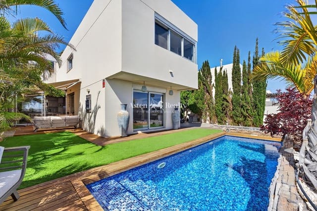 3 quarto Casa em Banda para venda em Chayofa, Arona com piscina garagem - 925 000 € (Ref: 9893147)