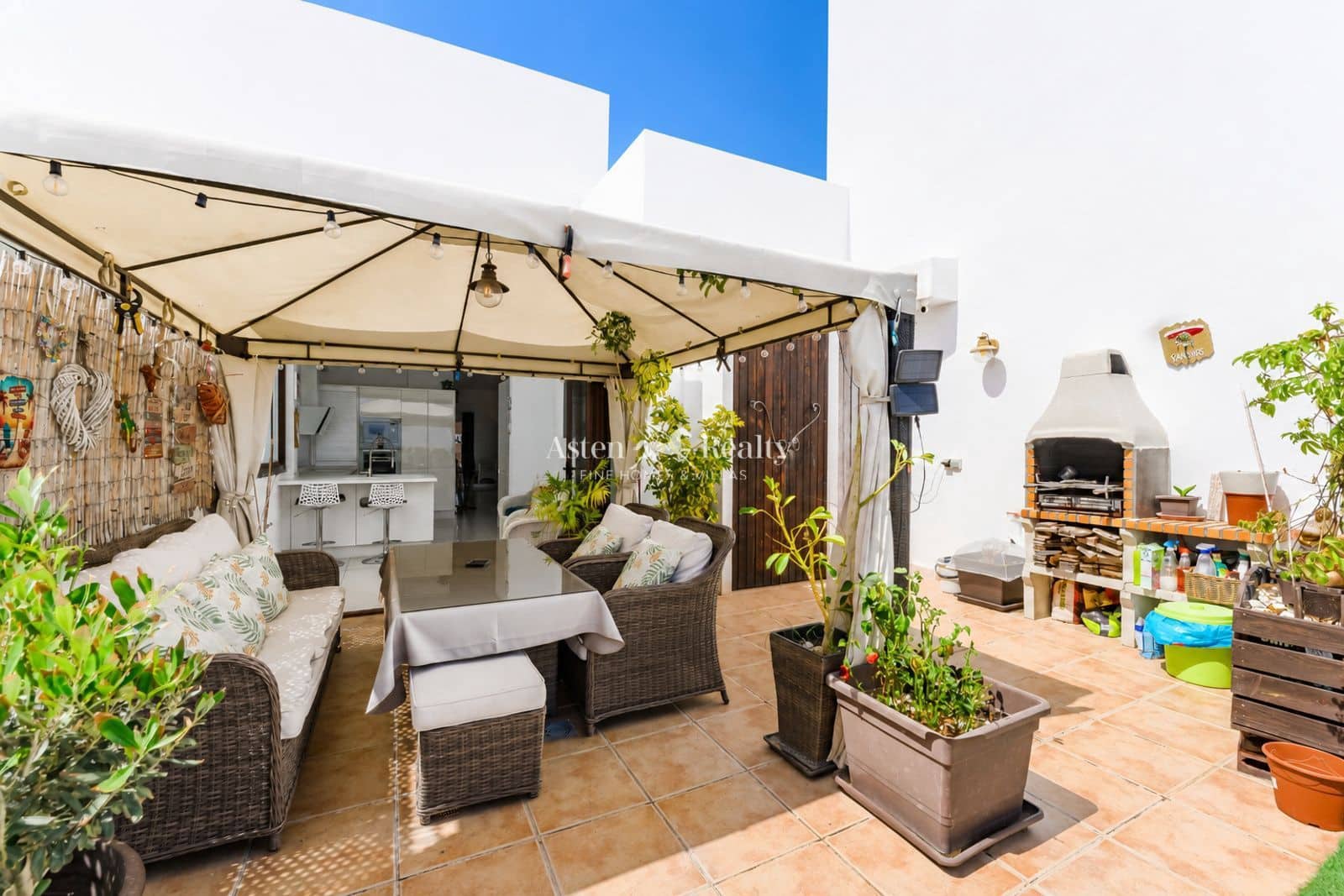 2 bedroom Penthouse for sale in Valle de San Lorenzo with garage - € 299,000 (Ref: 9895277)