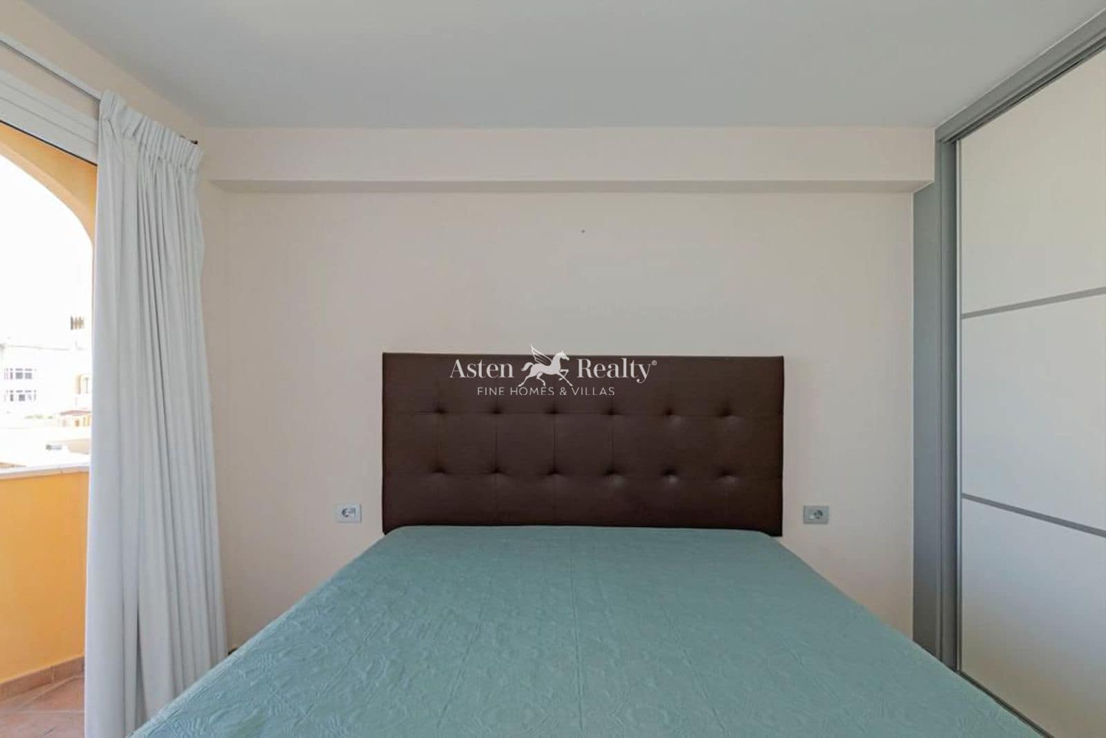 1 sovrum Lägenhet till salu i Los Cristianos med pool garage - 350 000 € (Ref: 9895373)