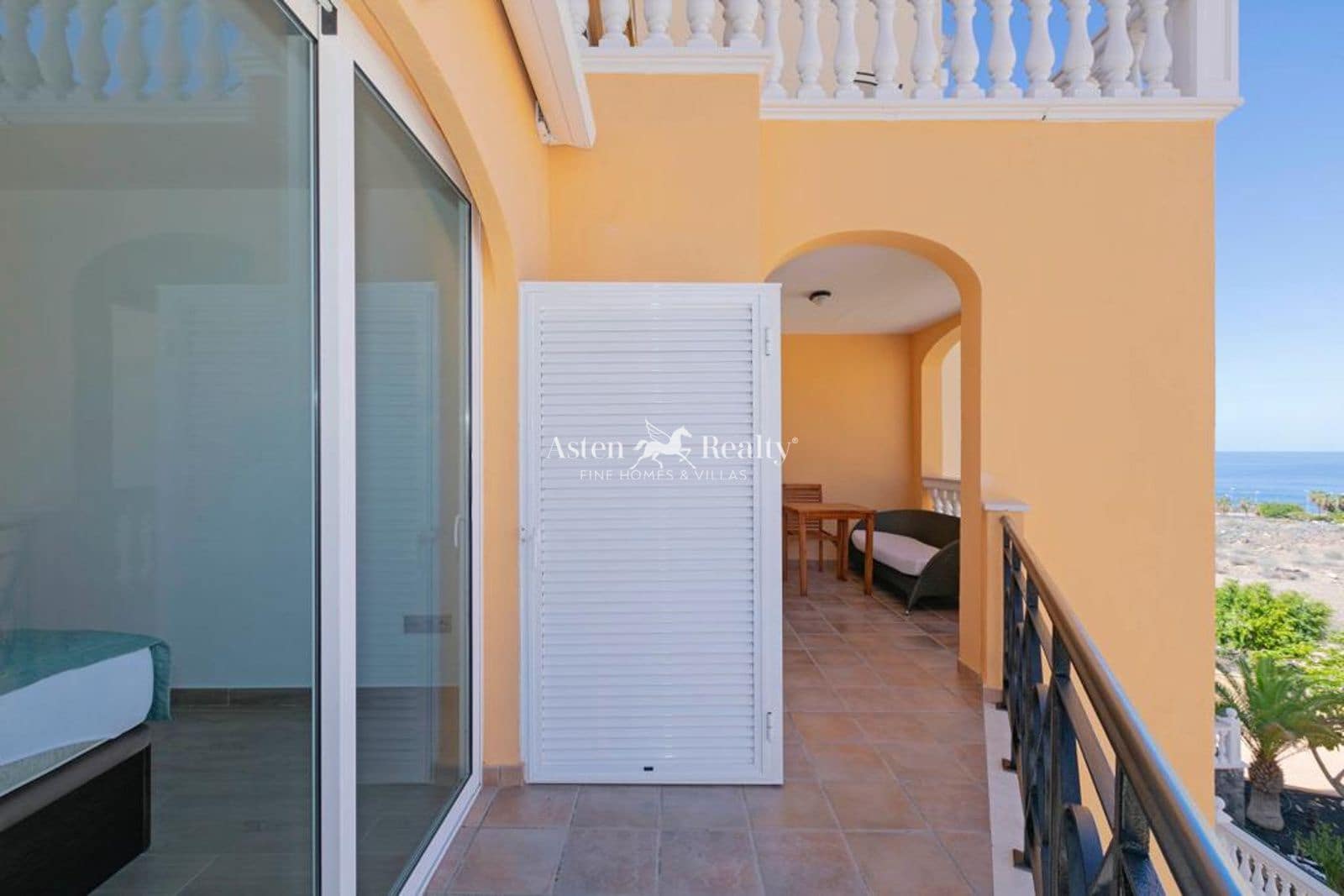1 soveværelse Lejlighed til salg i Los Cristianos med swimmingpool garage - € 350.000 (Ref: 9895373)