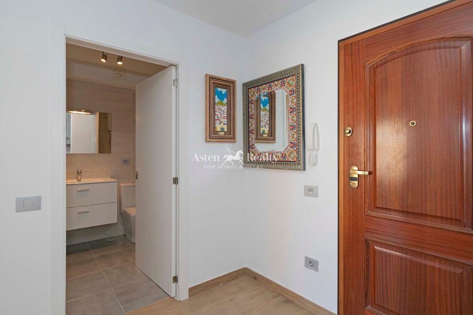 1 soveværelse Lejlighed til salg i Los Cristianos med swimmingpool garage - € 350.000 (Ref: 9895373)