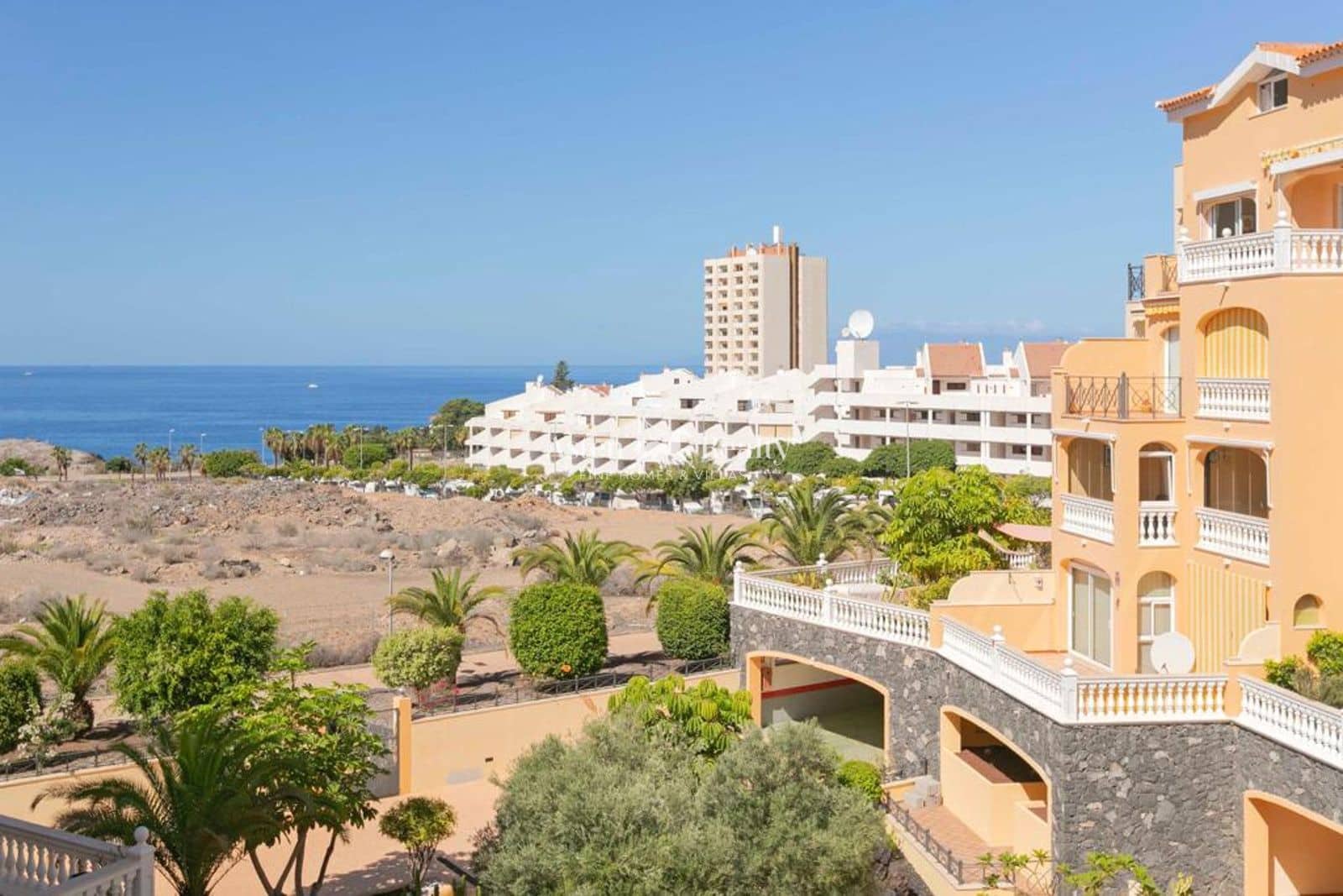 1 soveværelse Lejlighed til salg i Los Cristianos med swimmingpool garage - € 350.000 (Ref: 9895373)