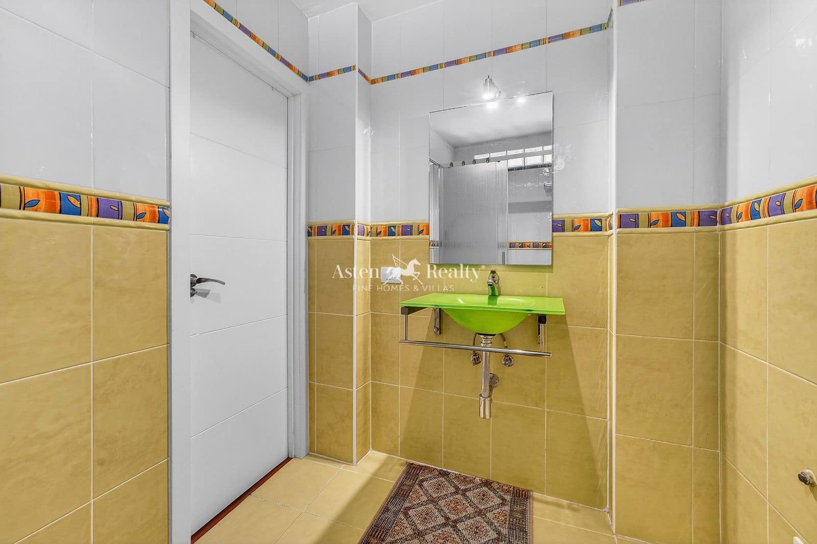 1 sovrum Lägenhet till salu i Los Cristianos med pool - 260 000 € (Ref: 9897412)