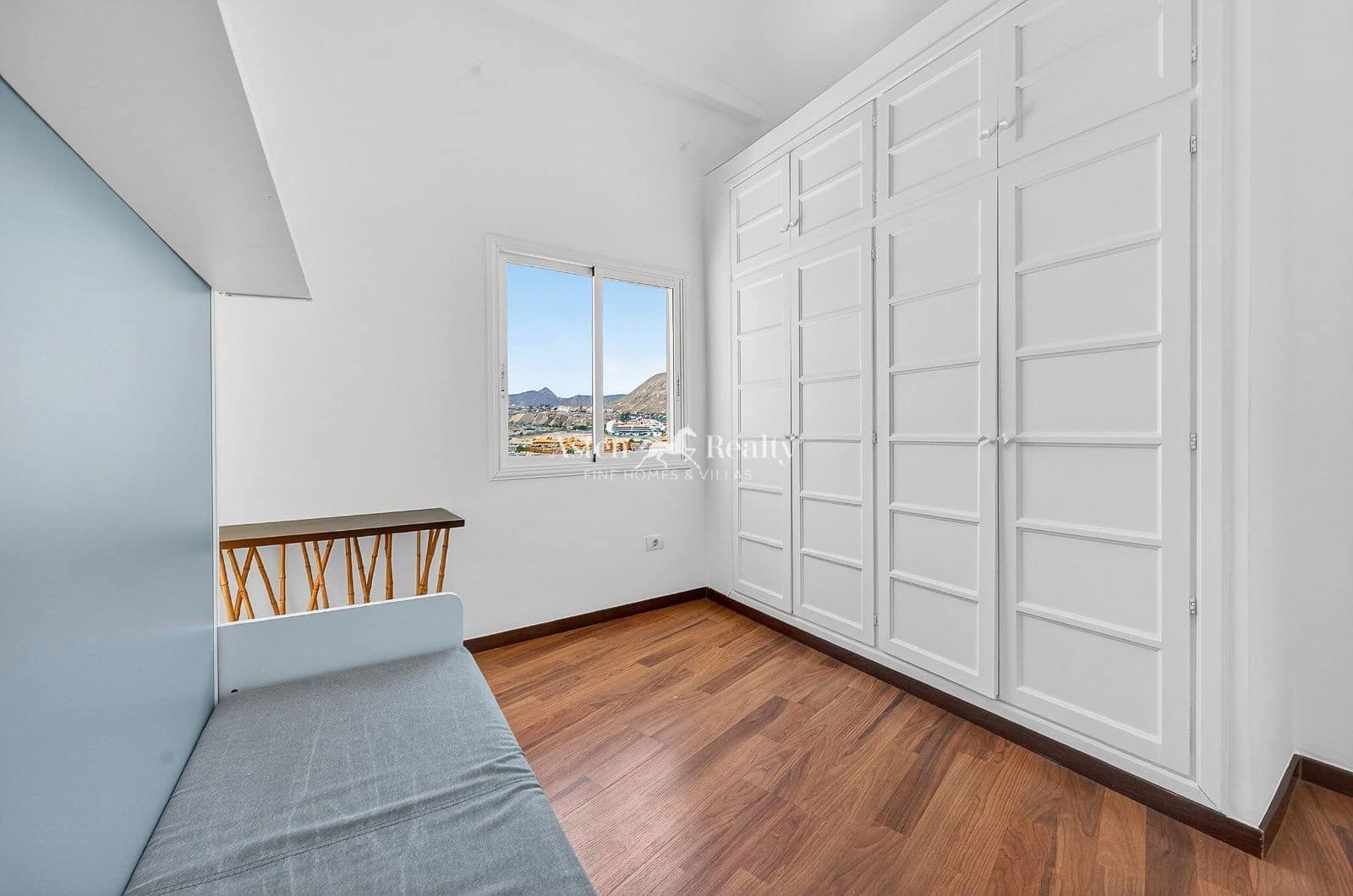 1 sovrum Lägenhet till salu i Los Cristianos med pool - 260 000 € (Ref: 9897412)