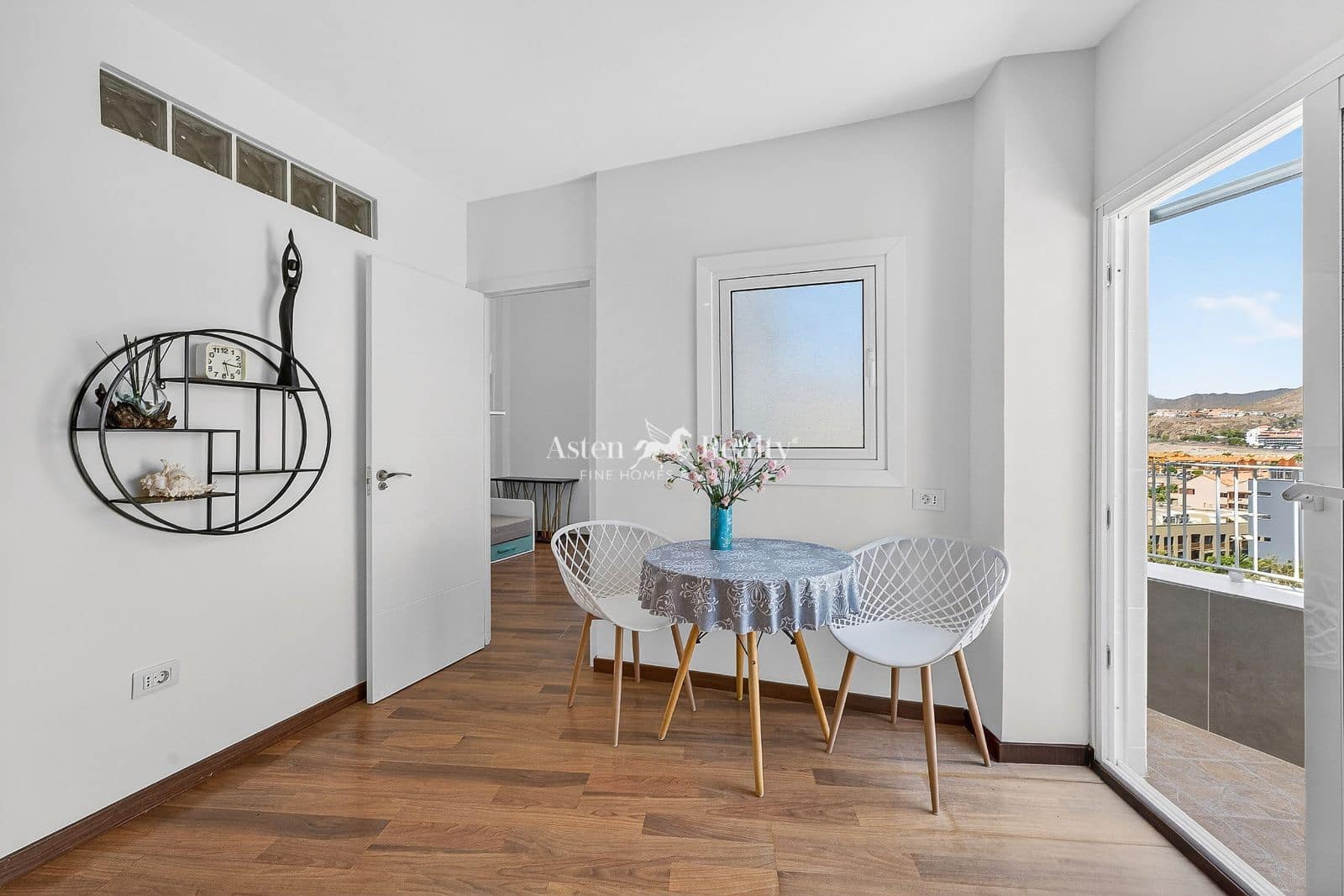 1 sovrum Lägenhet till salu i Los Cristianos med pool - 260 000 € (Ref: 9897412)