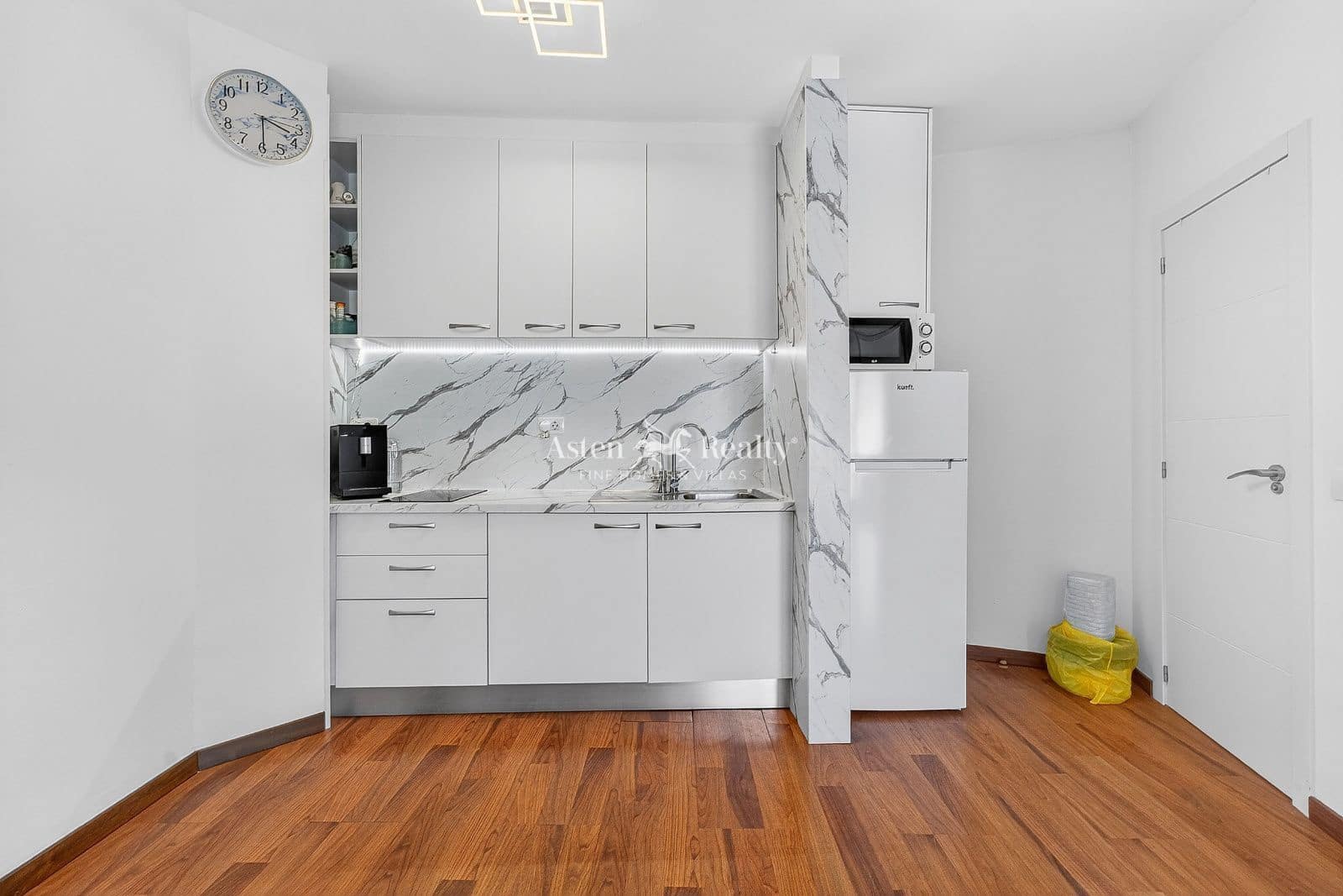 1 sovrum Lägenhet till salu i Los Cristianos med pool - 260 000 € (Ref: 9897412)