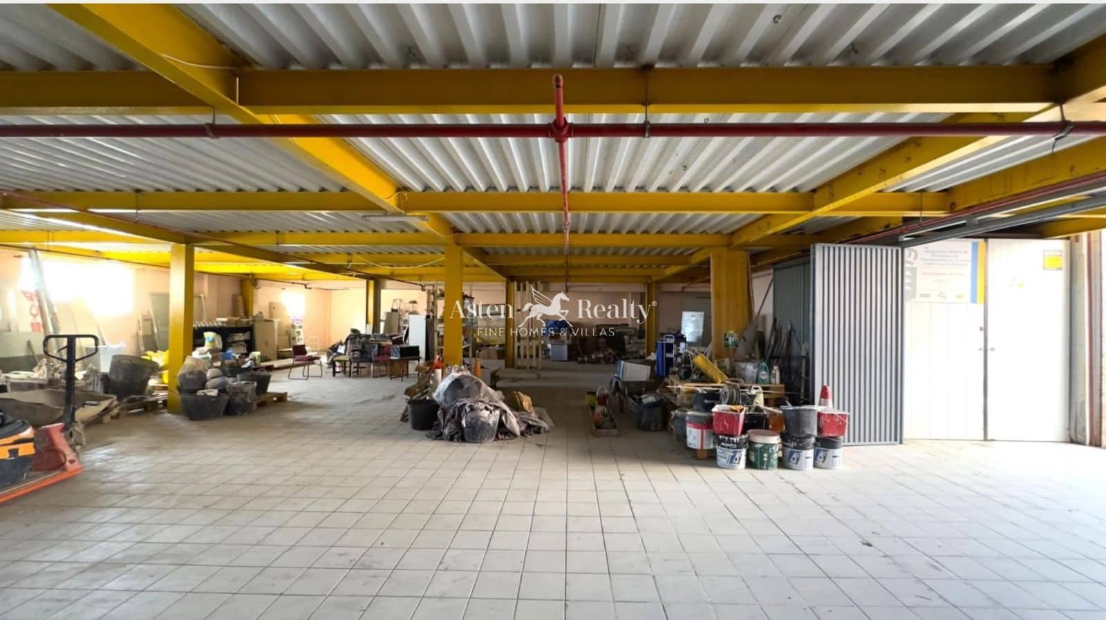 Business for sale in Santa Cruz de Tenerife - € 400,000 (Ref: 9902361)