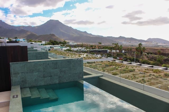 2 soverom Bungalow til salgs i La Caleta Adeje, Adeje med svømmebasseng garasje - € 1 125 000 (Ref: 9902471)