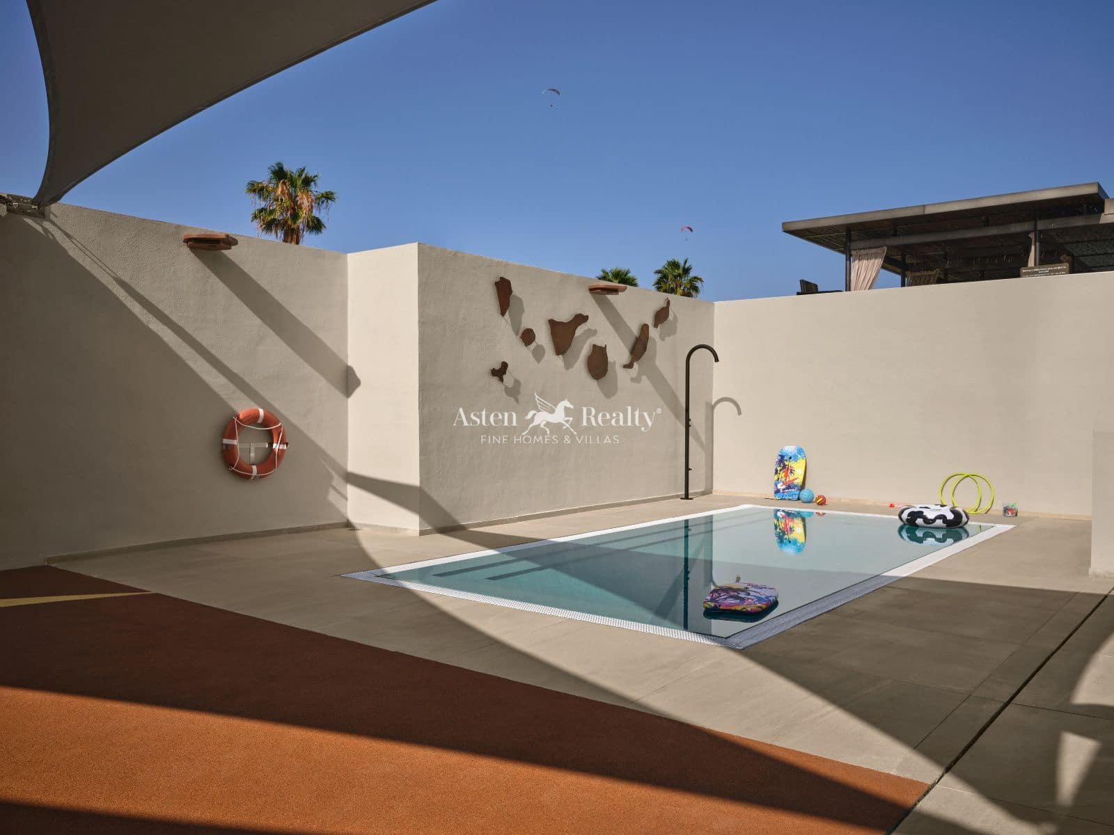 2 soverom Bungalow til salgs i La Caleta Adeje med svømmebasseng garasje - € 1 125 000 (Ref: 9902471)