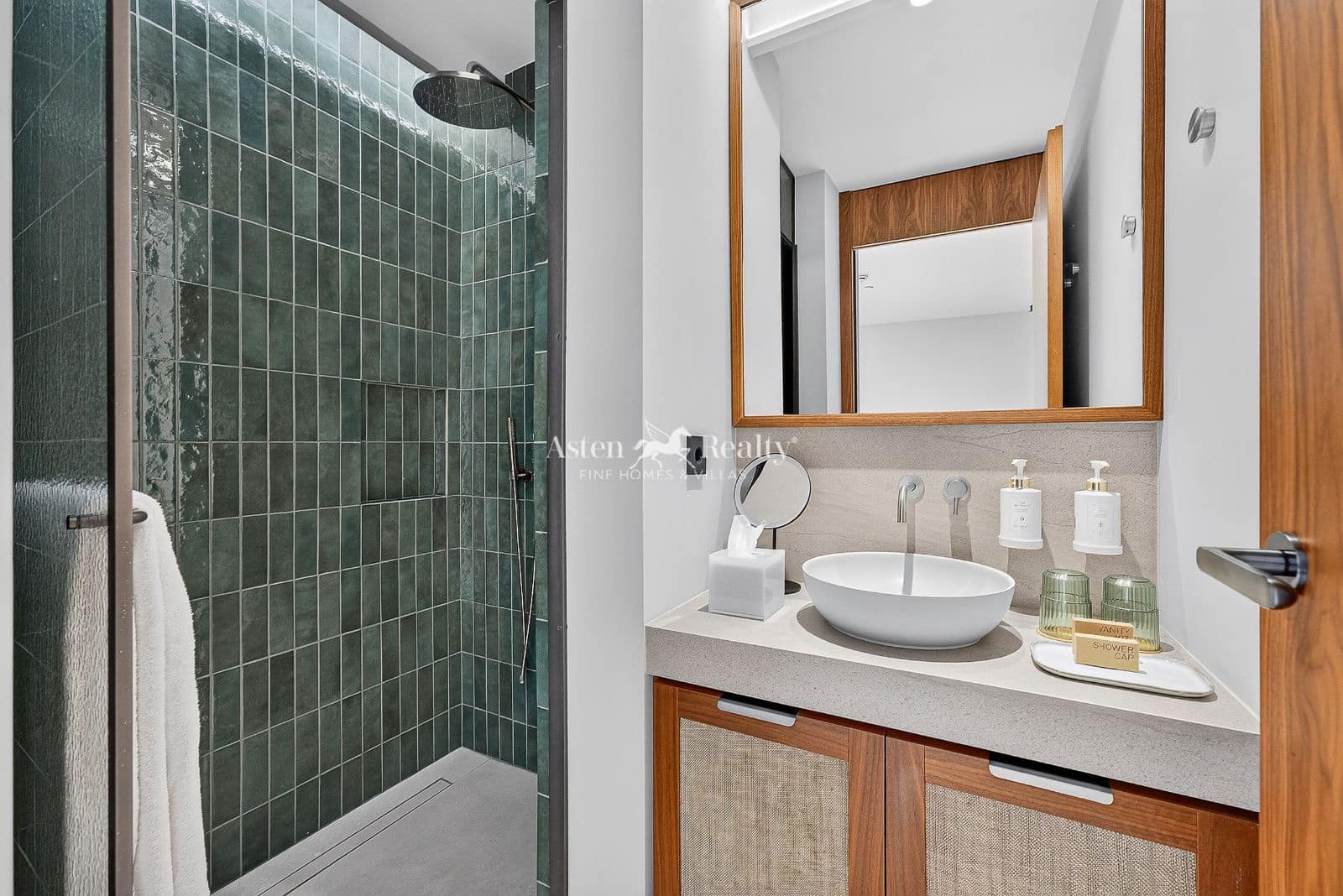 2 bedroom Bungalow for sale in La Caleta Adeje with pool garage - € 1,125,000 (Ref: 9902471)