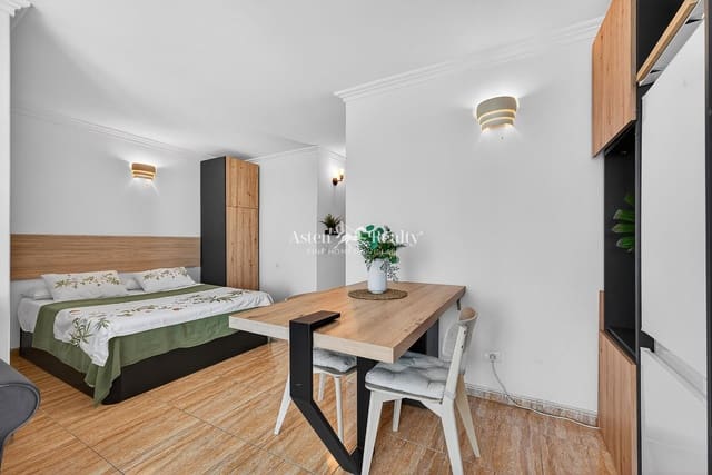 Mieszkanie na sprzedaż w Golf del Sur, San Miguel de Abona z basenem - 175 000 € (Ref: 9902473)