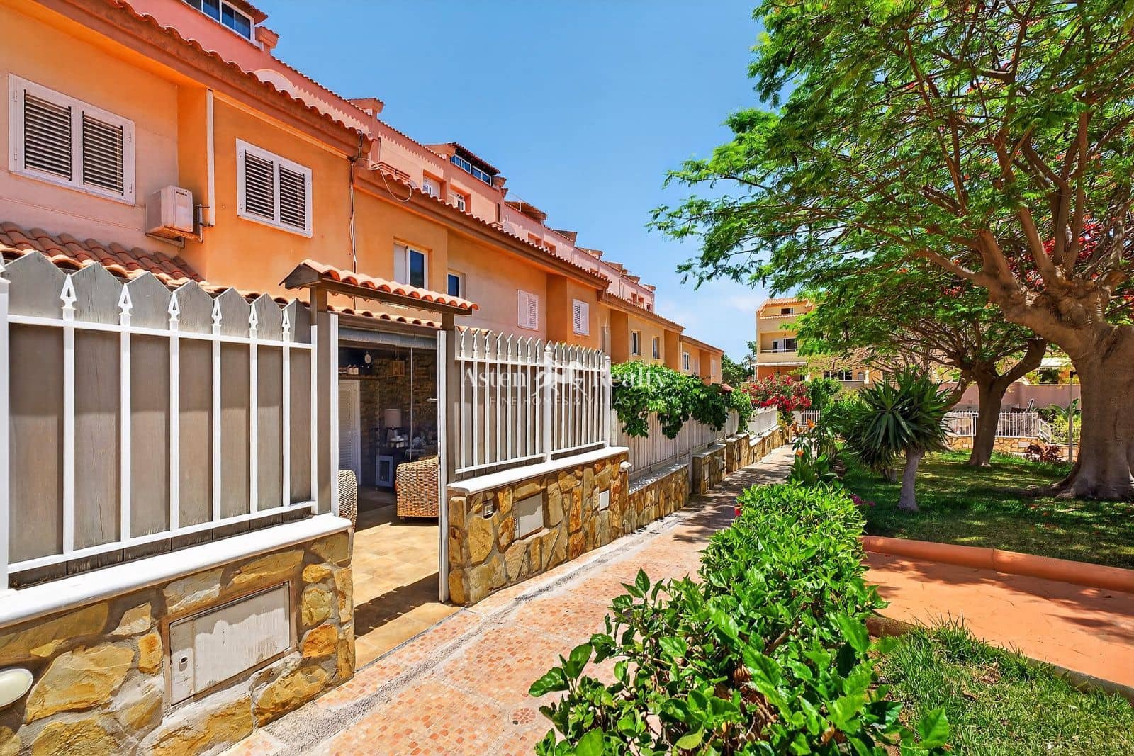 3 sypialnia Mieszkanie na sprzedaż w Costa Adeje z basenem garażem - 420 000 € (Ref: 9906632)