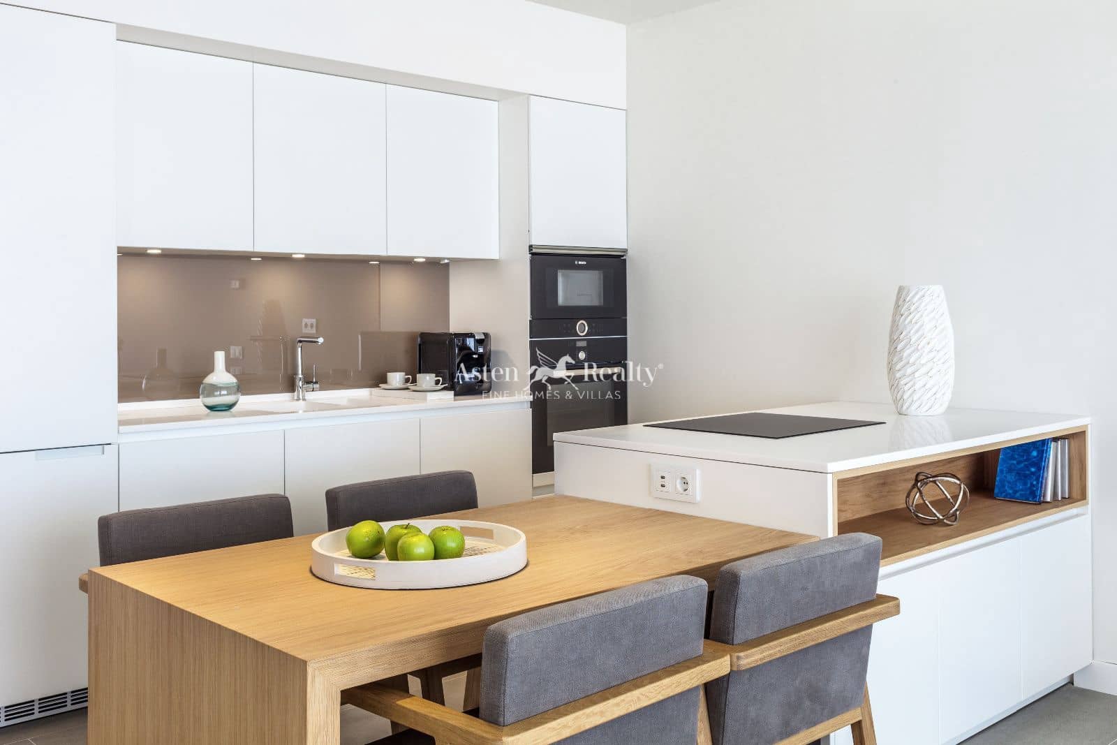 1 sypialnia Mieszkanie na sprzedaż w La Caleta Adeje z basenem garażem - 710 000 € (Ref: 9908957)